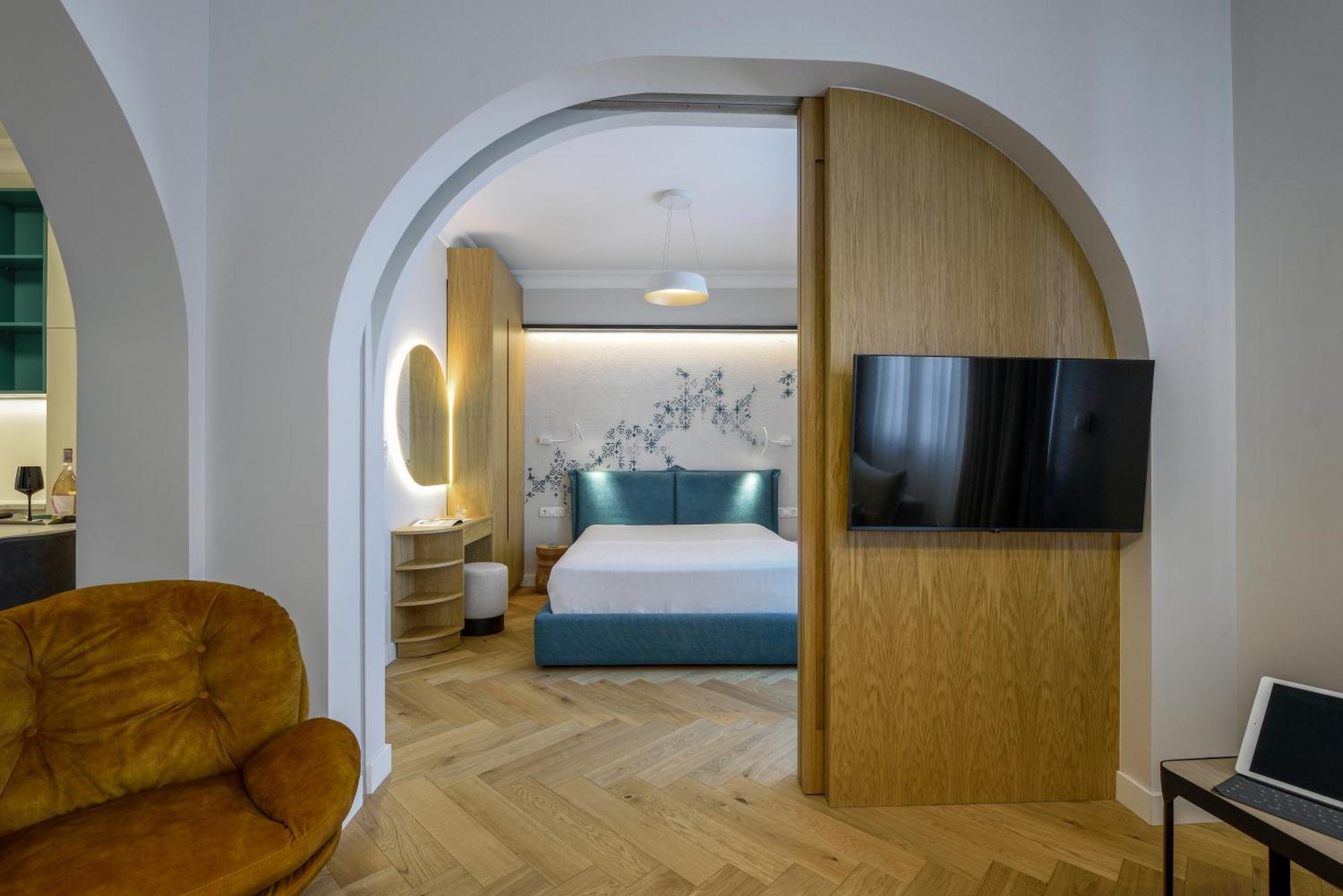Queen Apartment Thessaloniki By Luxlikehome Exterior photo