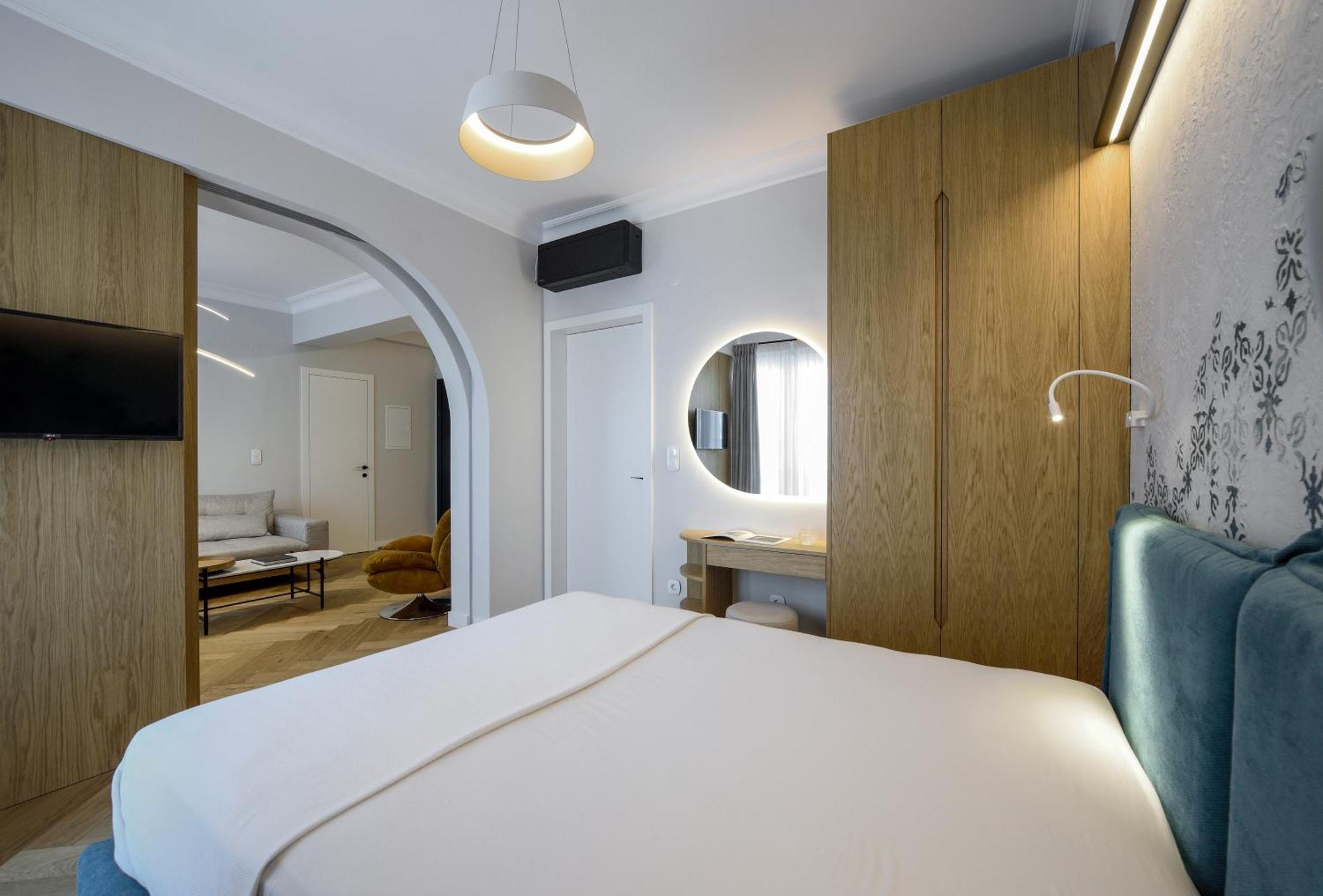Queen Apartment Thessaloniki By Luxlikehome Exterior photo