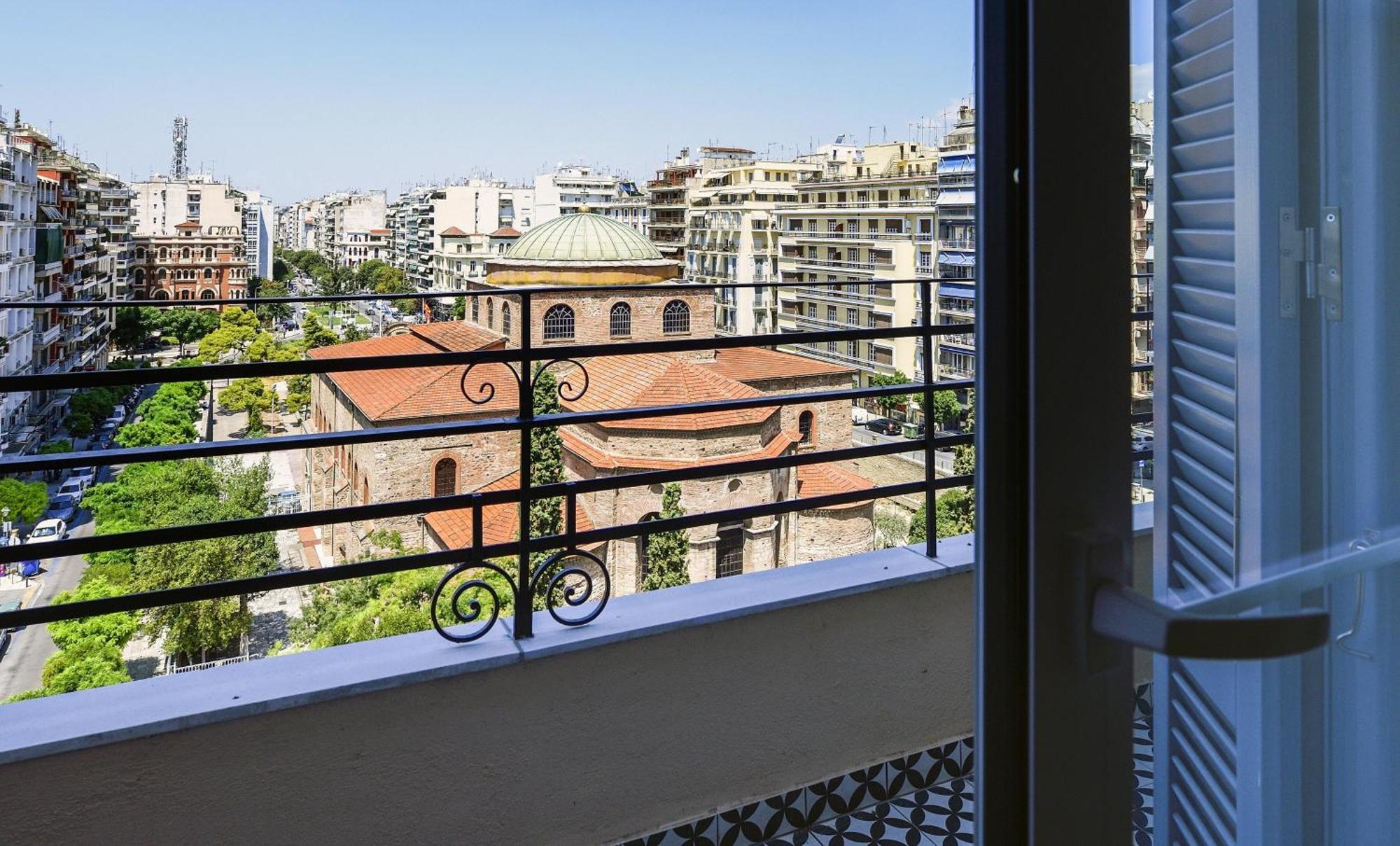Queen Apartment Thessaloniki By Luxlikehome Exterior photo